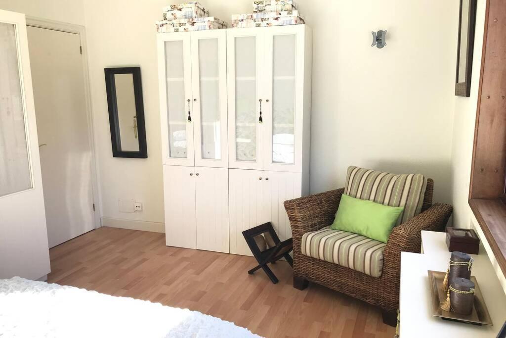 Apartamento en primera línea de playa A Guarda Exterior foto