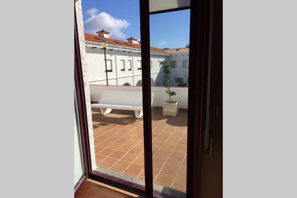 Apartamento en primera línea de playa A Guarda Exterior foto