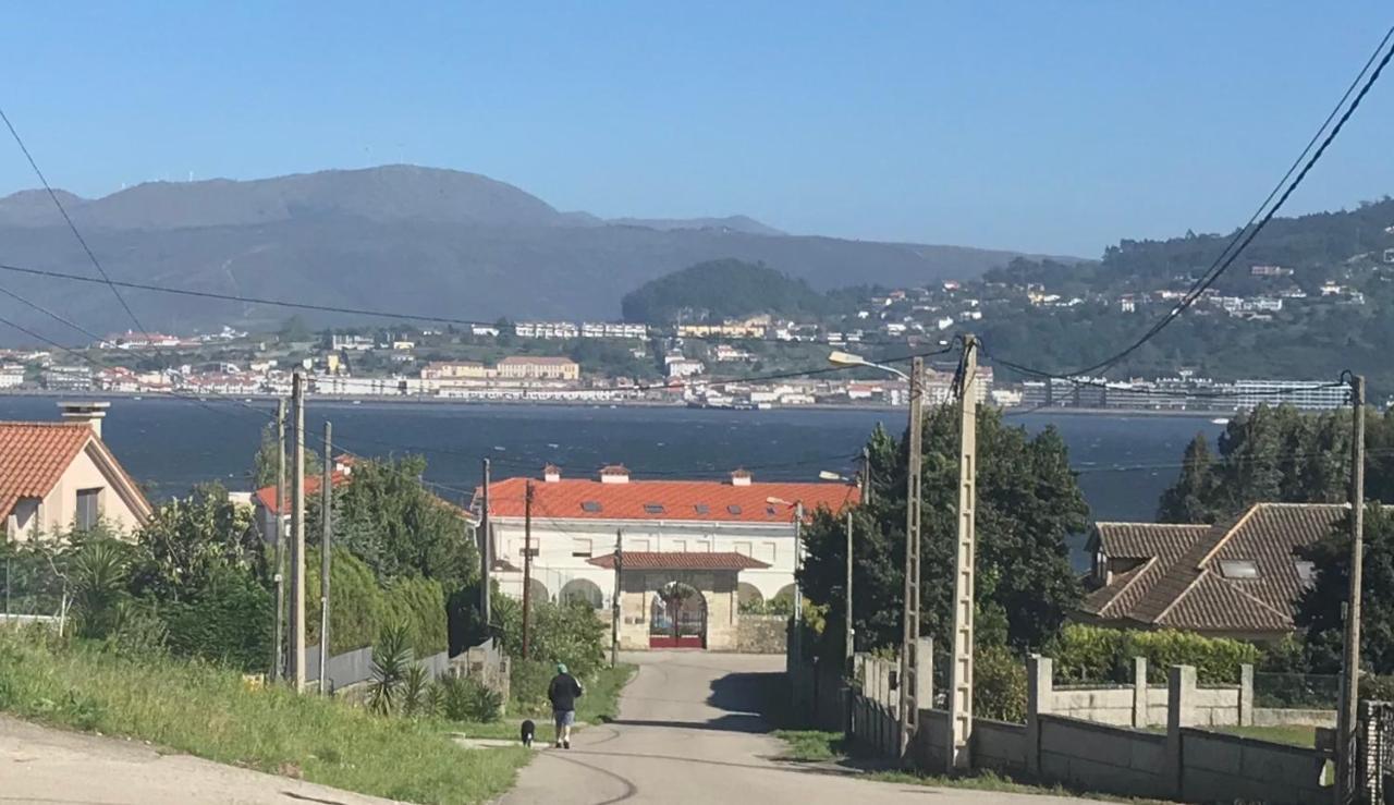 Apartamento en primera línea de playa A Guarda Exterior foto