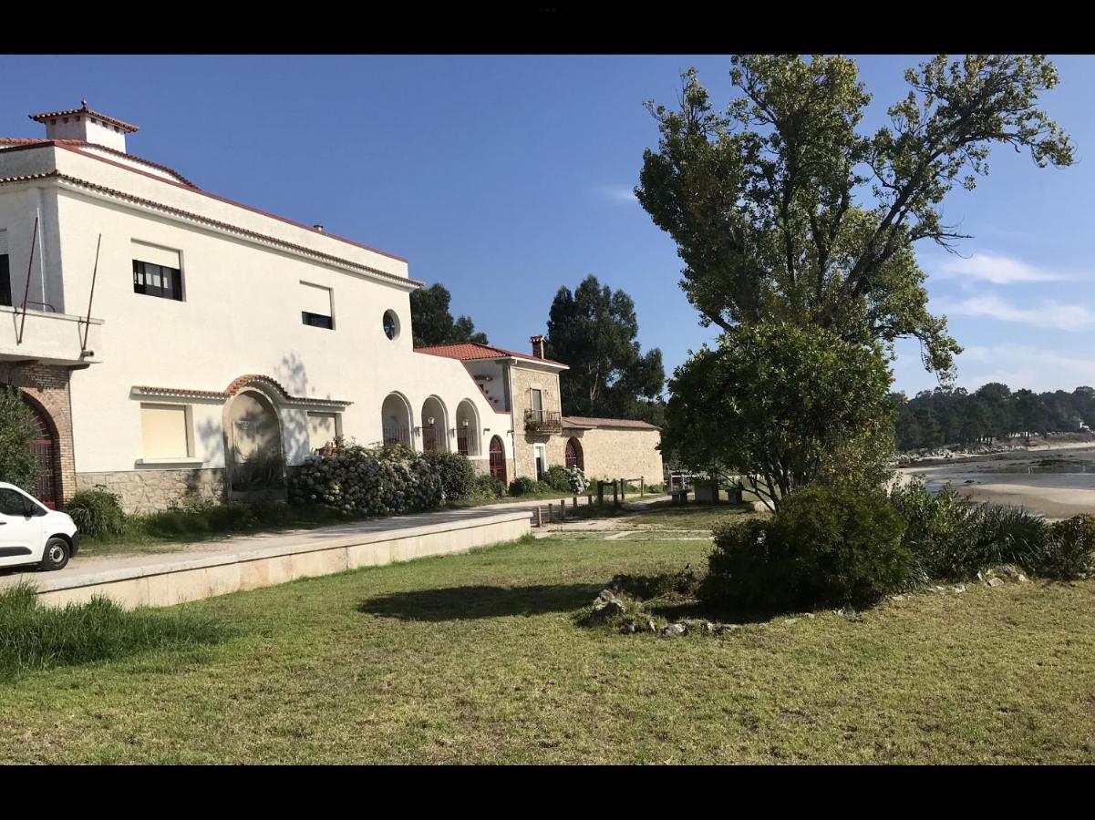 Apartamento en primera línea de playa A Guarda Exterior foto